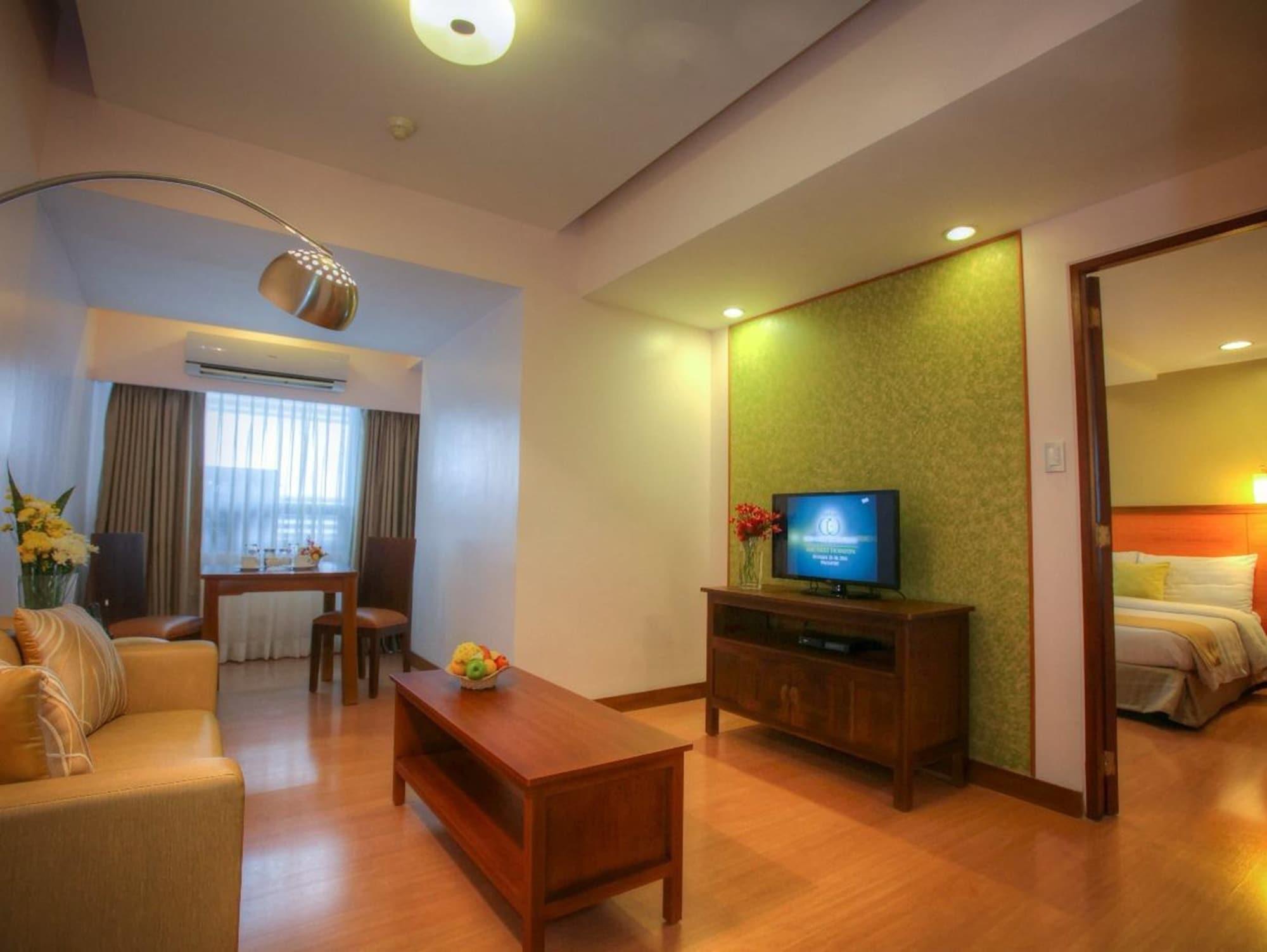 The Malayan Plaza Hotel Pasig City Εξωτερικό φωτογραφία
