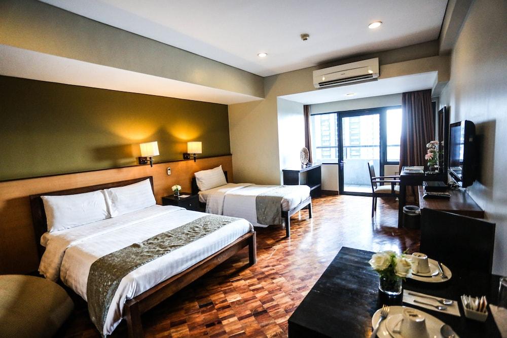 The Malayan Plaza Hotel Pasig City Εξωτερικό φωτογραφία