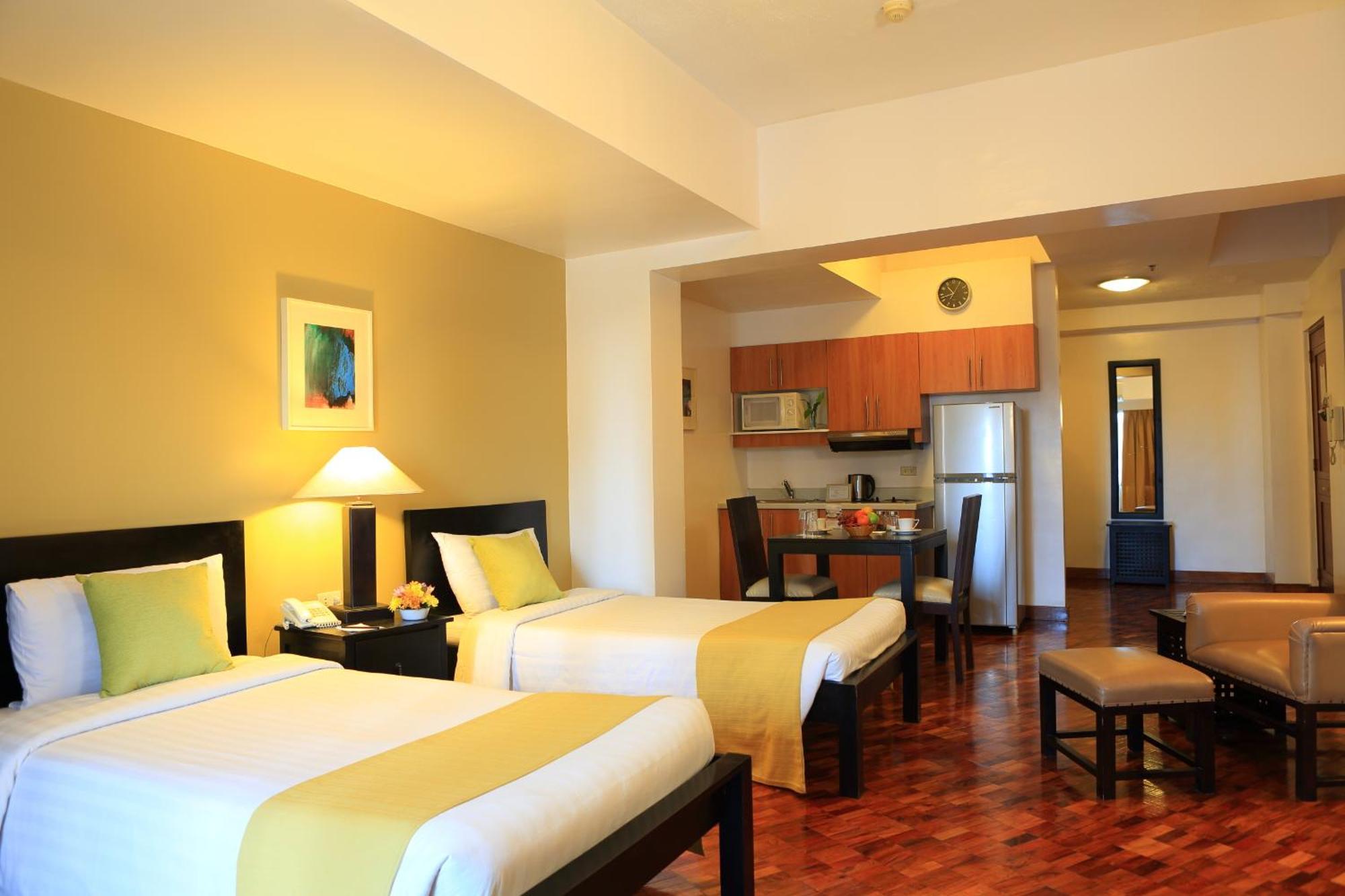 The Malayan Plaza Hotel Pasig City Εξωτερικό φωτογραφία