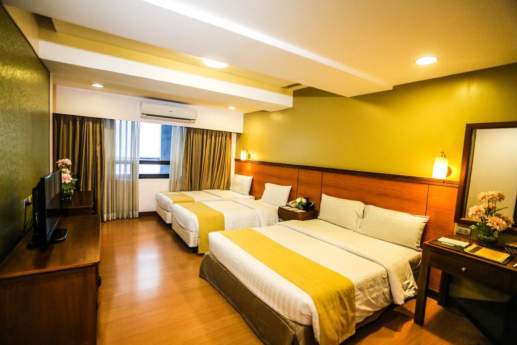 The Malayan Plaza Hotel Pasig City Εξωτερικό φωτογραφία