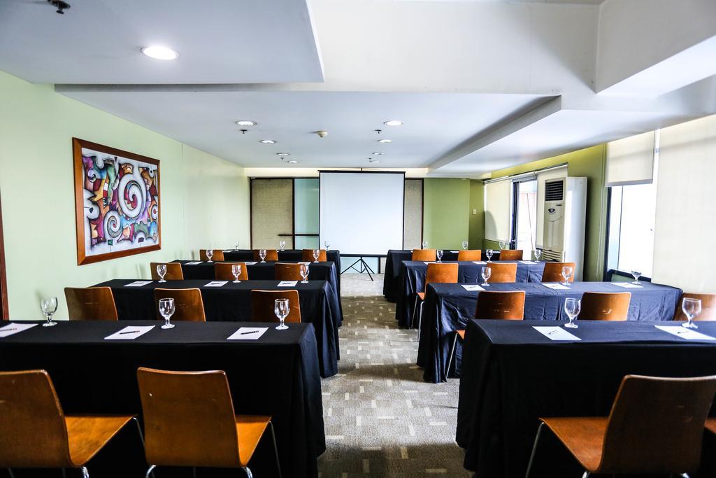 The Malayan Plaza Hotel Pasig City Εξωτερικό φωτογραφία