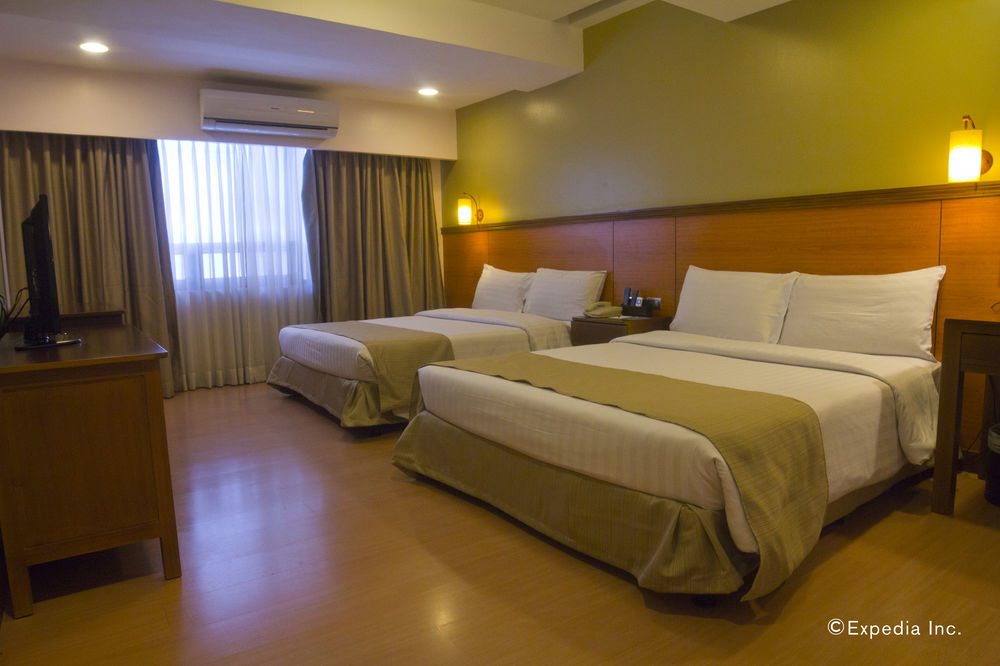 The Malayan Plaza Hotel Pasig City Εξωτερικό φωτογραφία