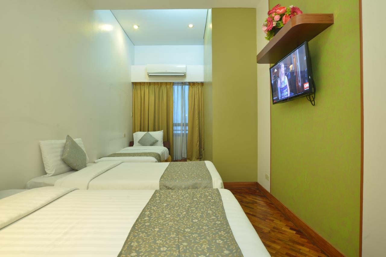 The Malayan Plaza Hotel Pasig City Εξωτερικό φωτογραφία