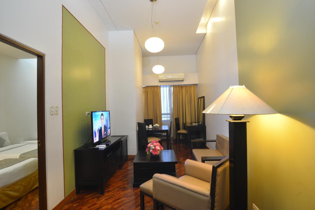 The Malayan Plaza Hotel Pasig City Εξωτερικό φωτογραφία