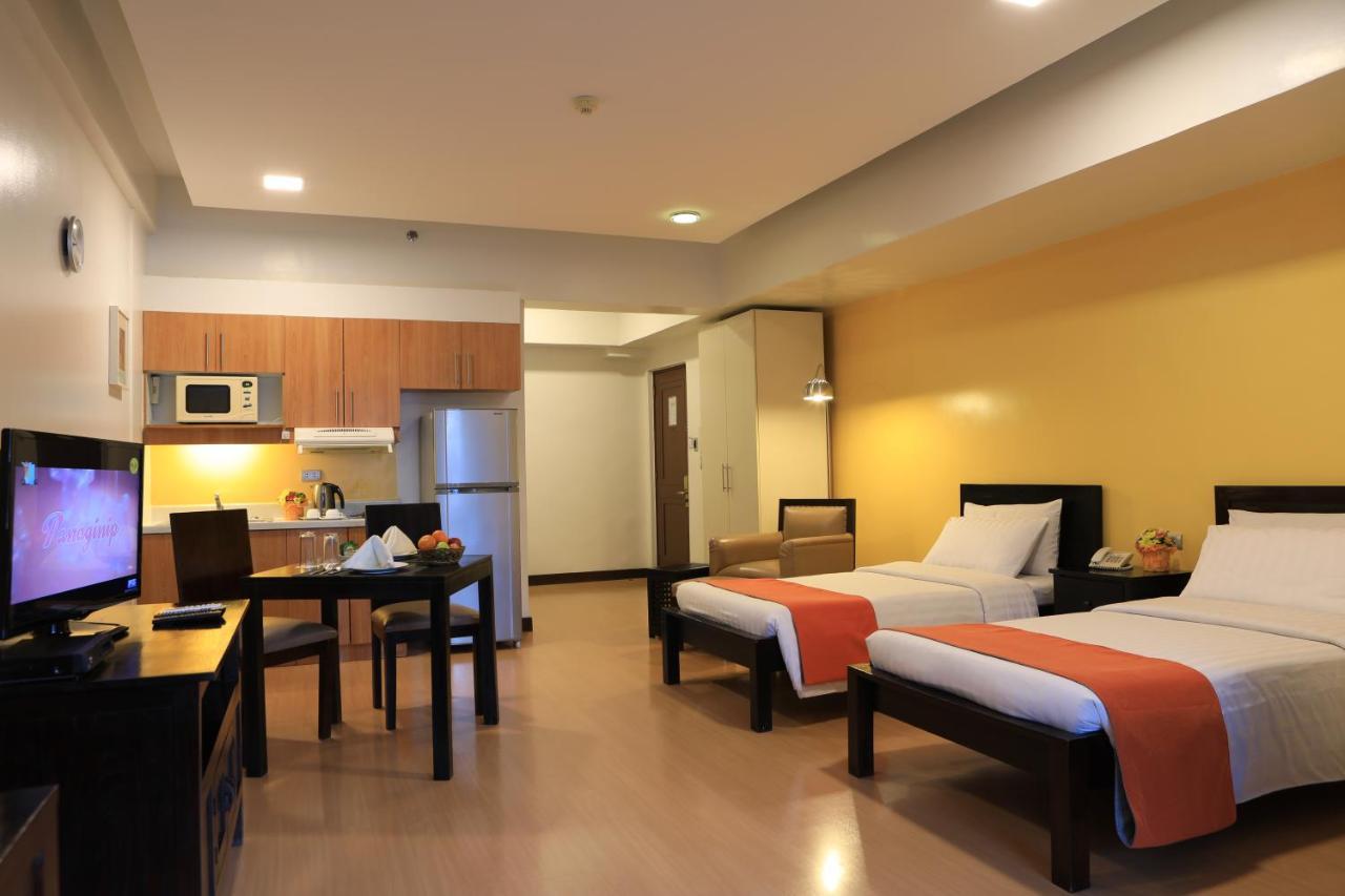 The Malayan Plaza Hotel Pasig City Εξωτερικό φωτογραφία